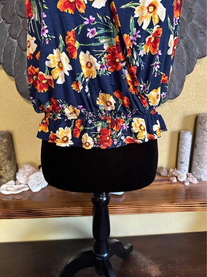 U2B Floral Wrap crop cami Top - photo 2