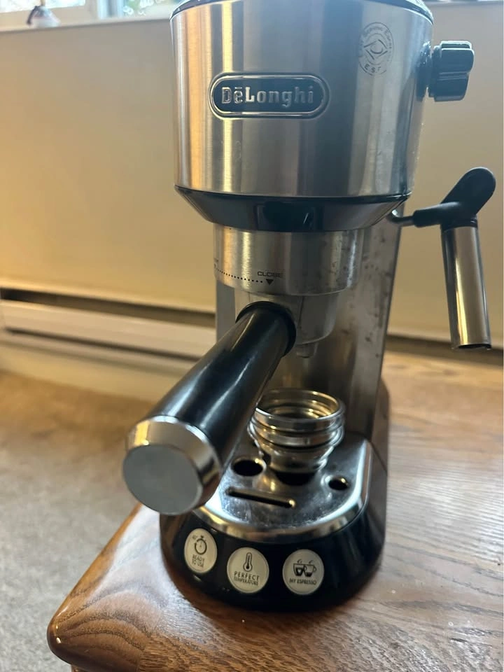 De’Longhi Dedica Espresso Machine + Braun Burr Coffee Grinder - photo 2