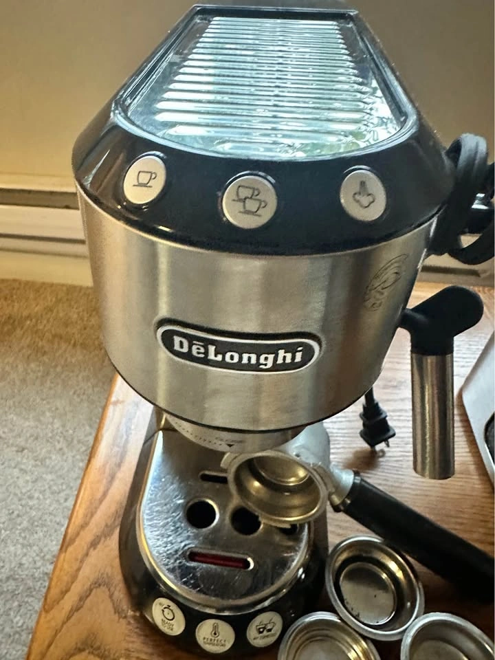 De’Longhi Dedica Espresso Machine + Braun Burr Coffee Grinder - photo 3