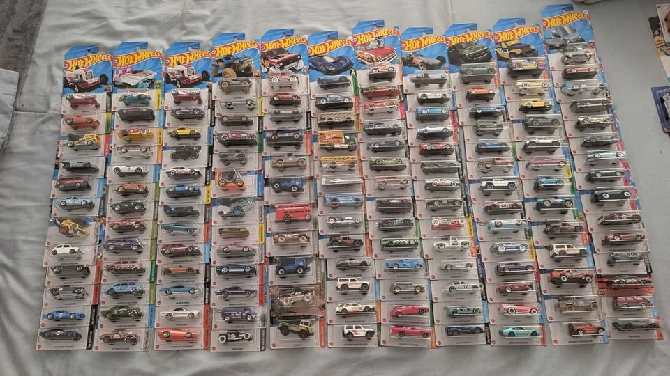 Hot Wheels Collection Lot - photo 2