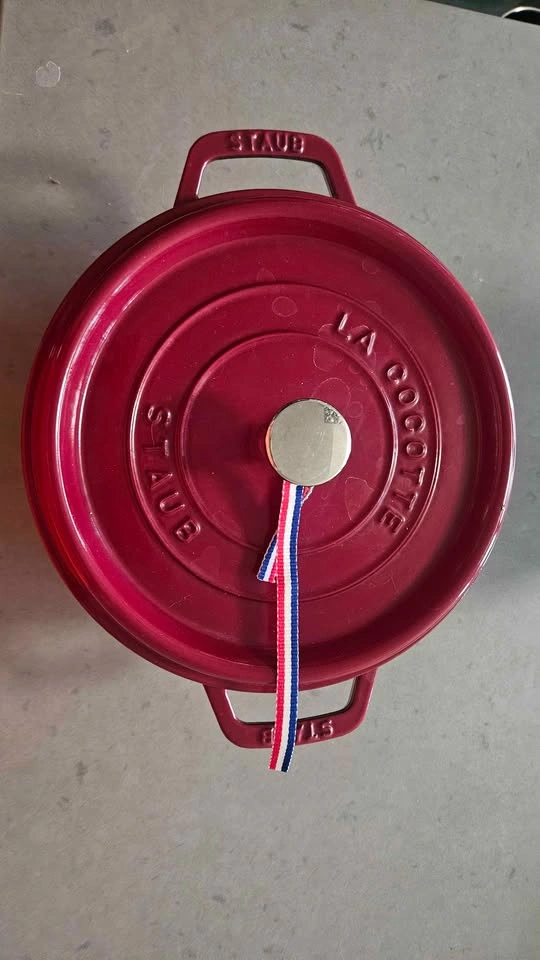 Staub La Cocotte 24cm Cast Iron Dutch Oven - photo 2