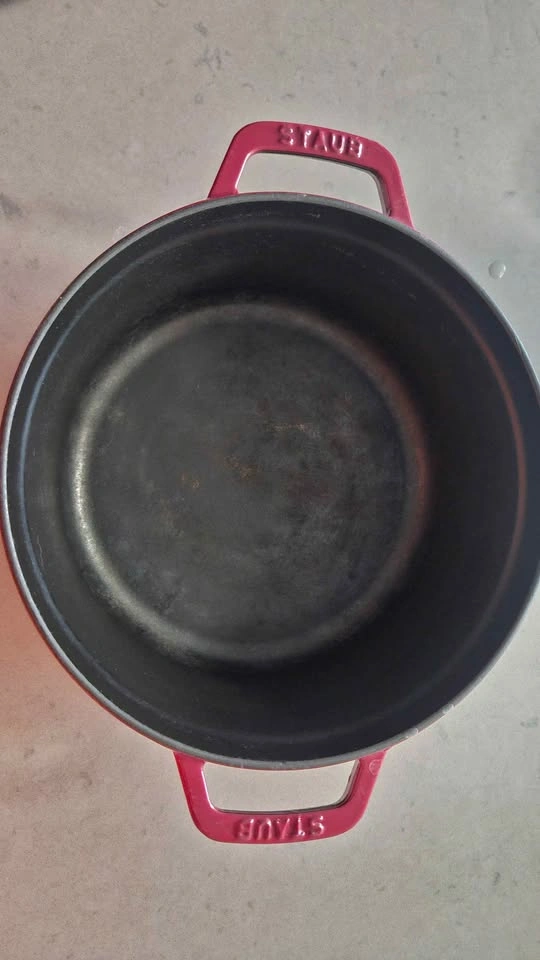 Staub La Cocotte 24cm Cast Iron Dutch Oven - photo 4