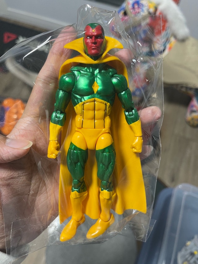 Marvel Legends Vision Retro – Loose