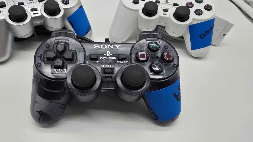 Sony PlayStation 2 Controllers - photo 2