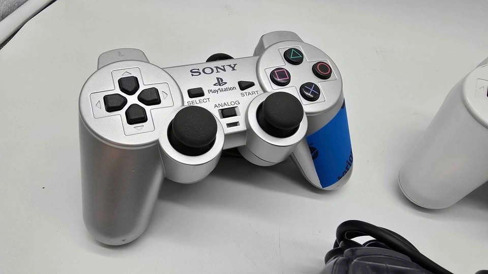 Sony PlayStation 2 Controllers - photo 3