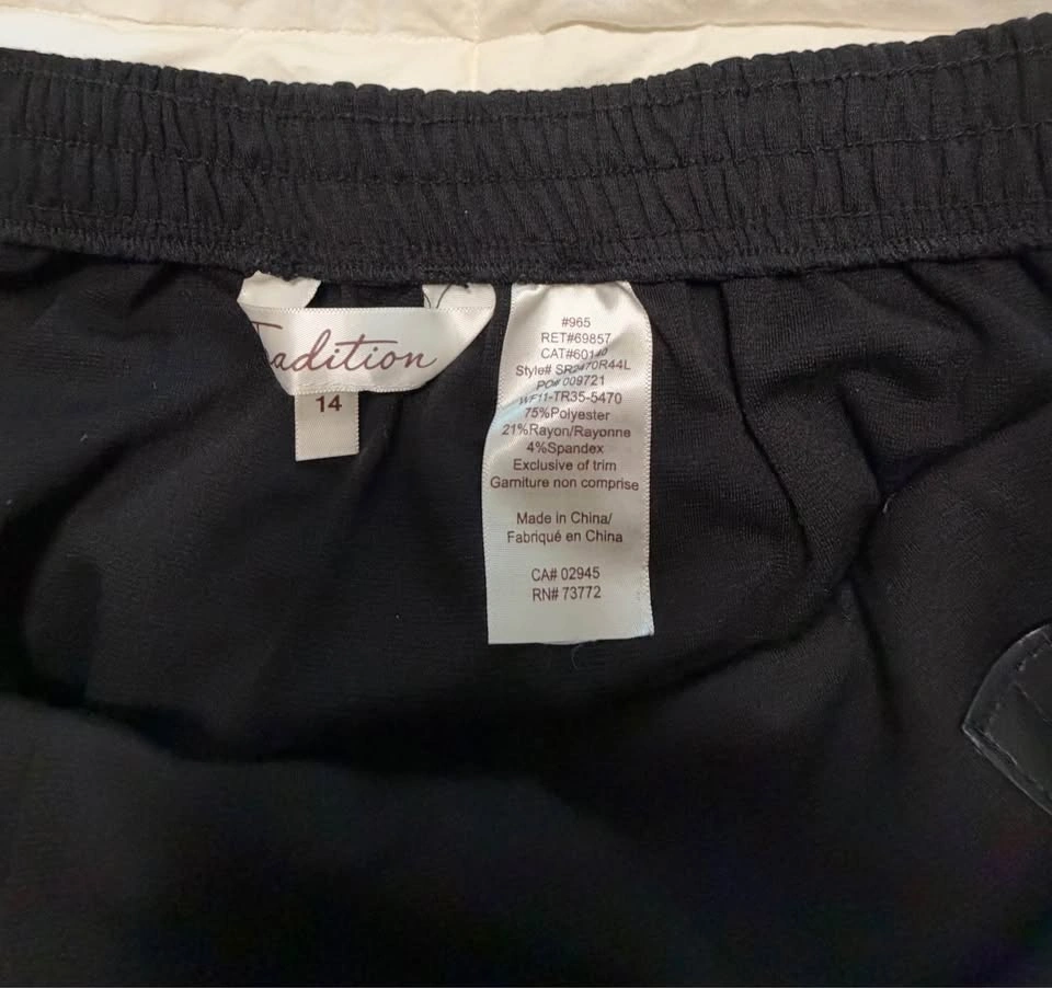 Tradition Black Wrap Skirt Size 14 - photo 3