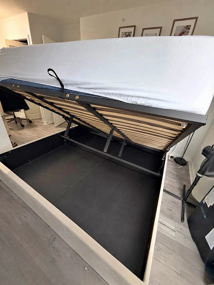 King size bed and mattress