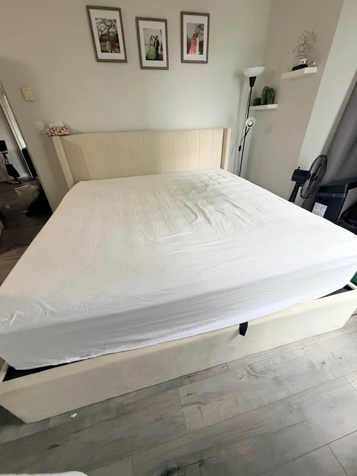 King size bed and mattress - photo 4