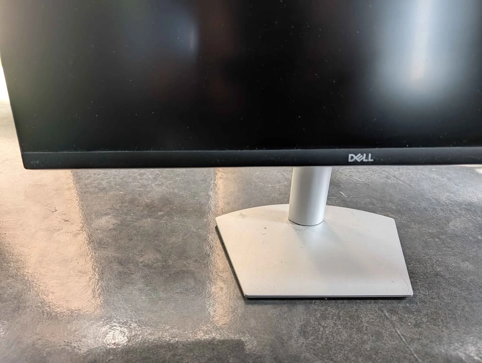 Dell 27" 1440p 2K IPS Monitor || Inbuilt Speakers - photo 2