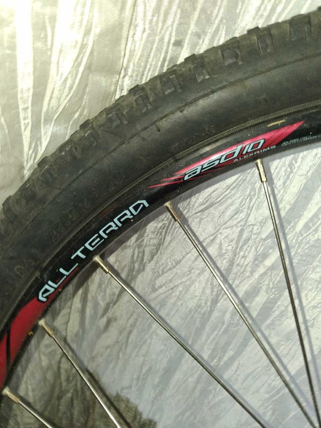 Giant 27.5 inch MTB Wheel with Tire and Cassette - photo 3