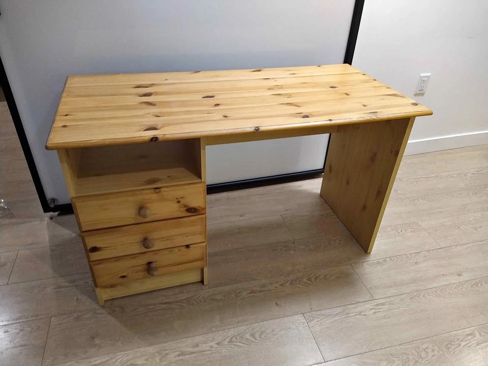 Pine wood desk