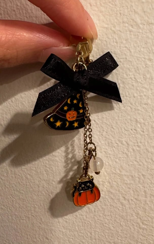 Halloween Ghost and Pumpkin Mismatched Clip-On Earrings - photo 3
