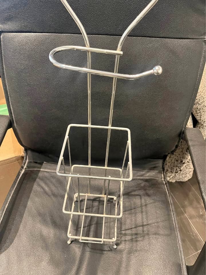 Toilet paper stand