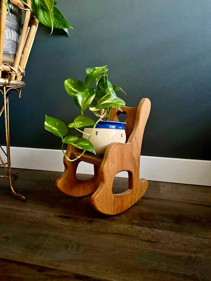 mini vintage heart cutout plant stand 🪴