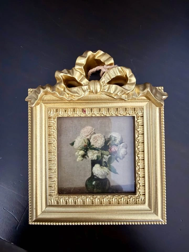vintage mini floral art in gold bow frame ✨ 5”x5” - photo 2