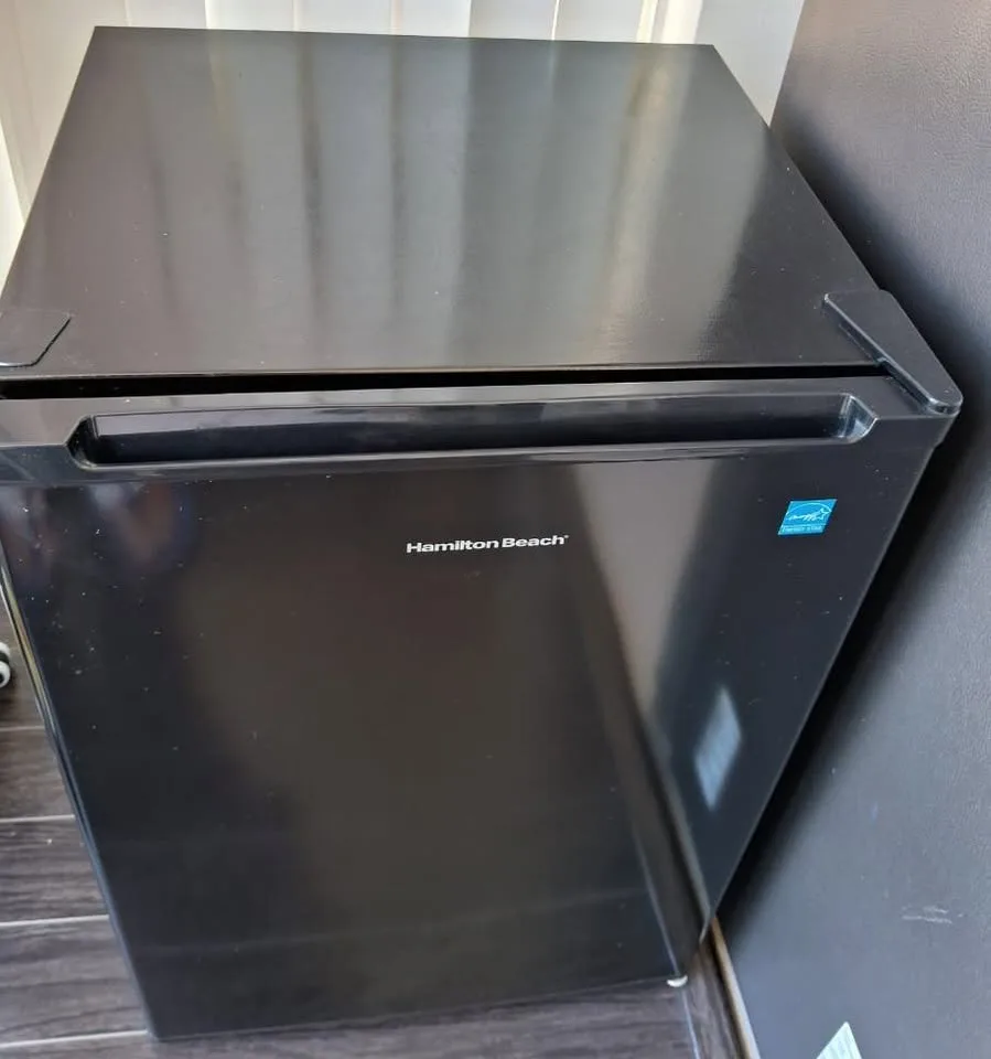 Hamilton Beach Mini Refrigerator - Black image indicator(5)