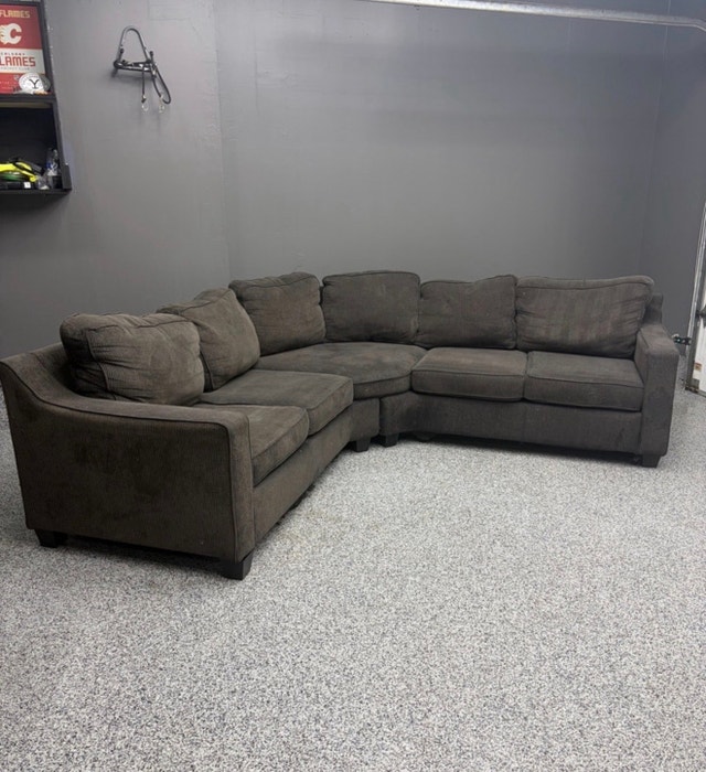 Sectional Couch+Pullout Bed - photo 2