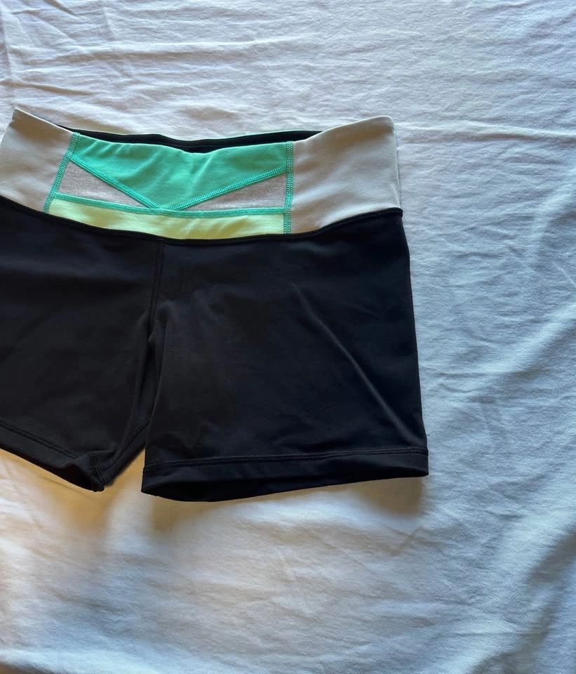 Lululemon Athletic Shorts - photo 2