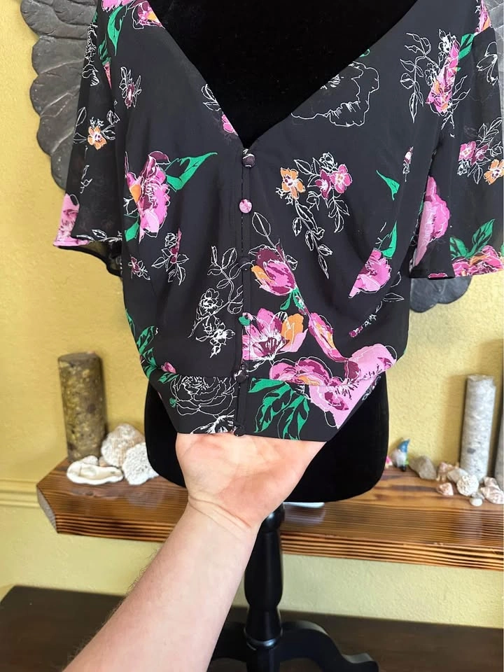 Torrid Floral Cover Up Crop Top - photo 2