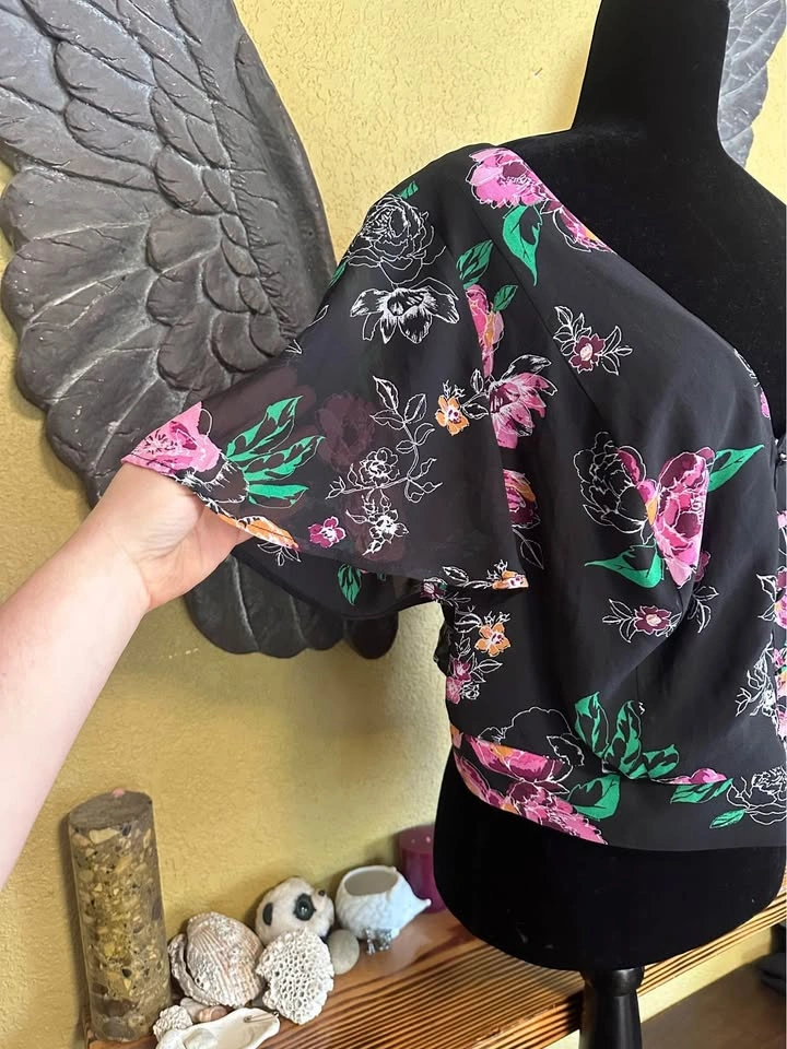Torrid Floral Cover Up Crop Top - photo 3