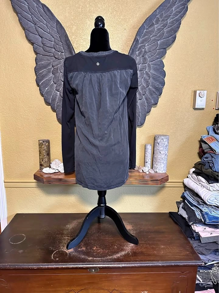 Lululemon Long Sleeve Top