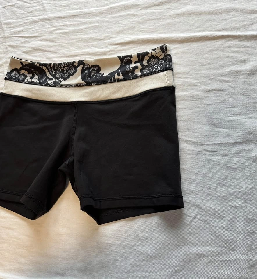 Lululemon Shorts - photo 2