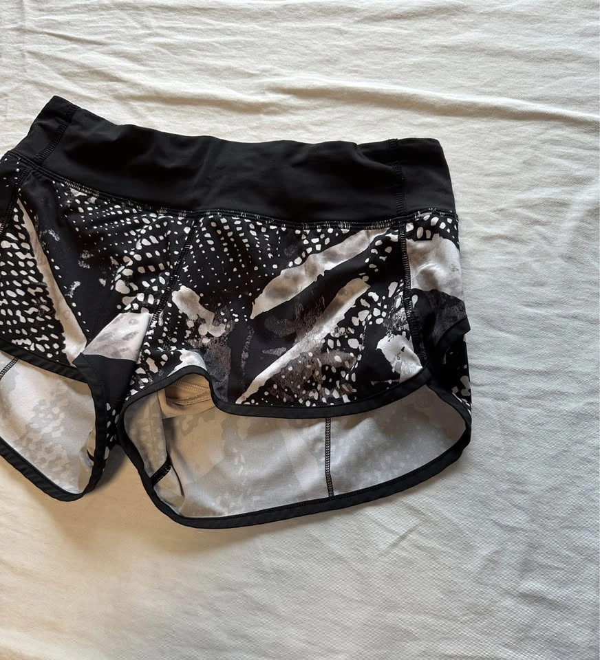 Lululemon Shorts - photo 2