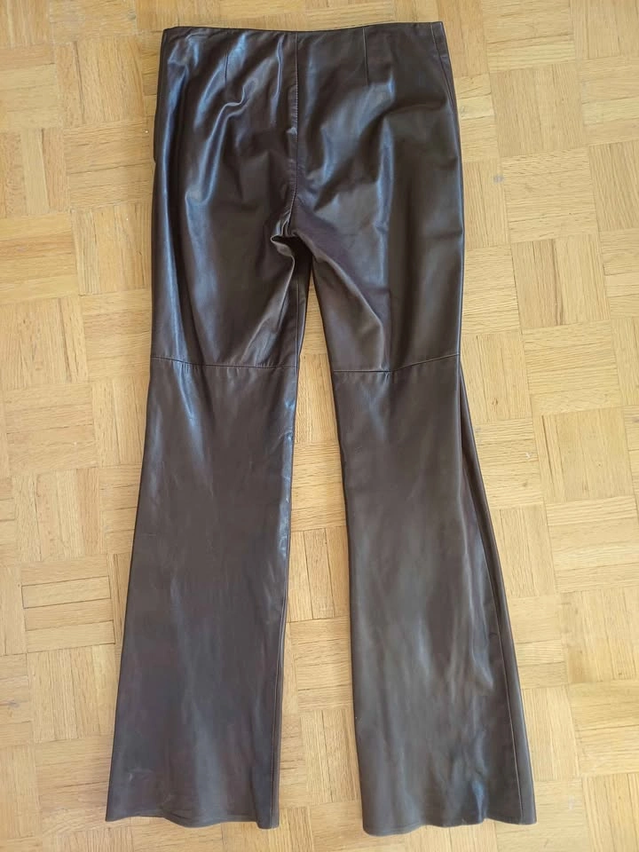 Size 6 Danier genuine leather pants - photo 2