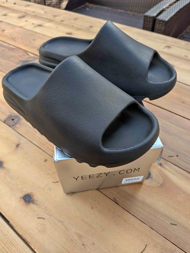New Yeezy YS-01 Slides - Black - Size 9