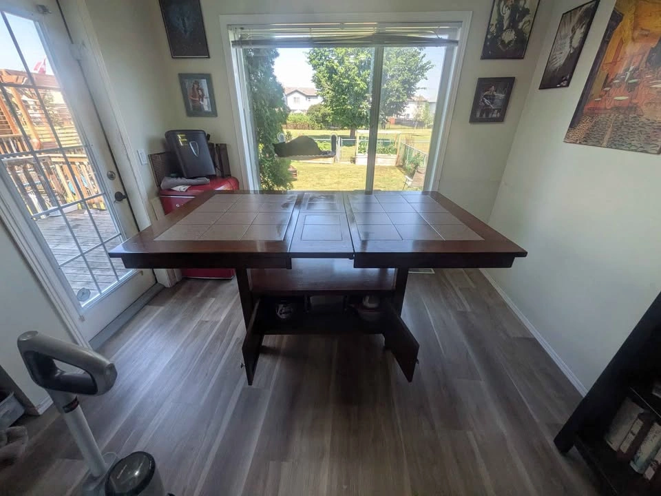 Solid dining room table and chairs - photo 4