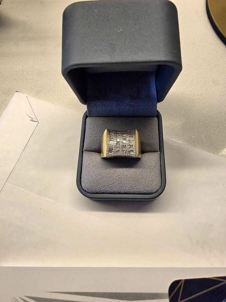 10k Yellow Gold 1.00ctw Diamond baguette Men's Ring