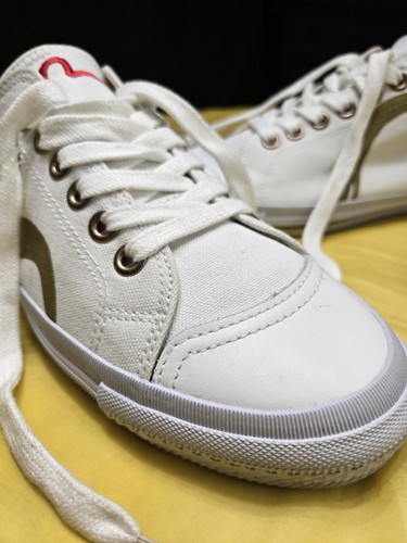 EVISU Seagull Logo White Gold Canvas Sneakers Mens US 9 - photo 3