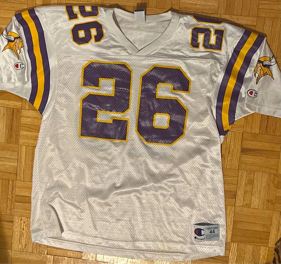 Vintage Vikings Smith #26 NFL Jersey