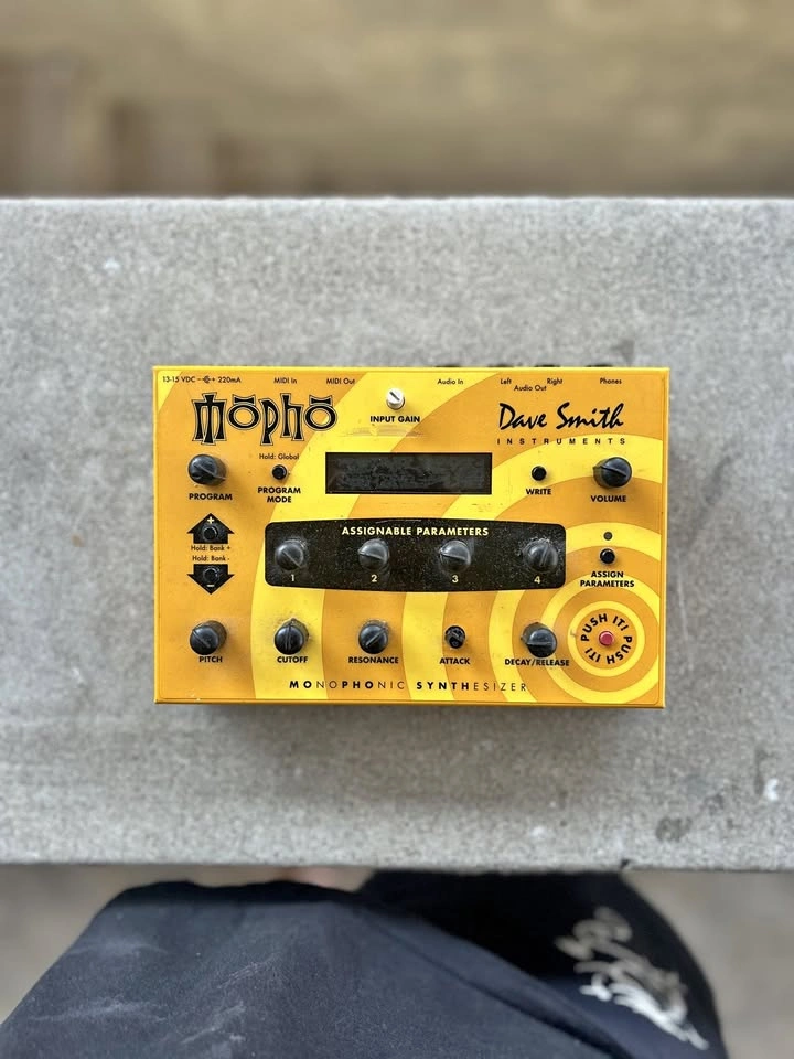 Dave Smith Mopho Desktop Synth