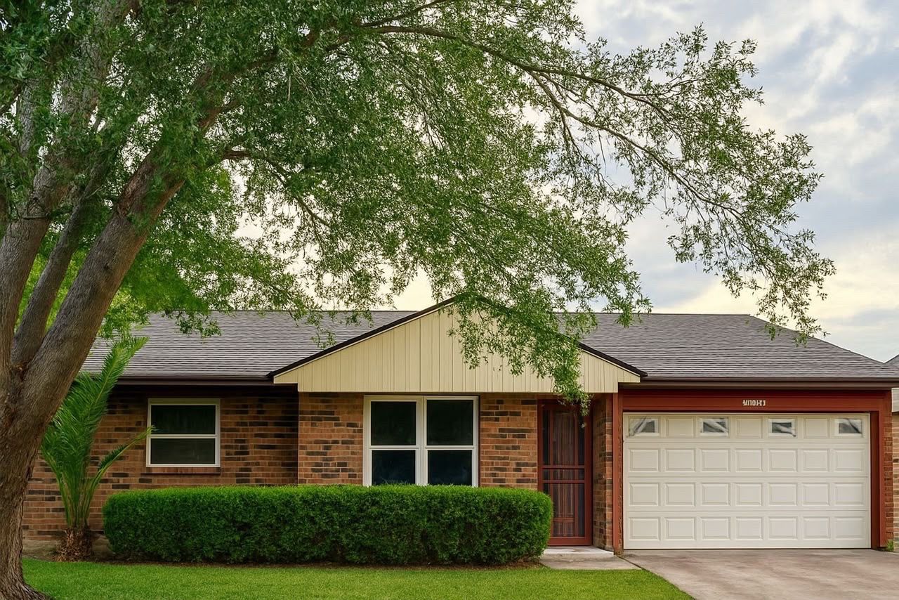 ADORABLE HOME FOR RENT