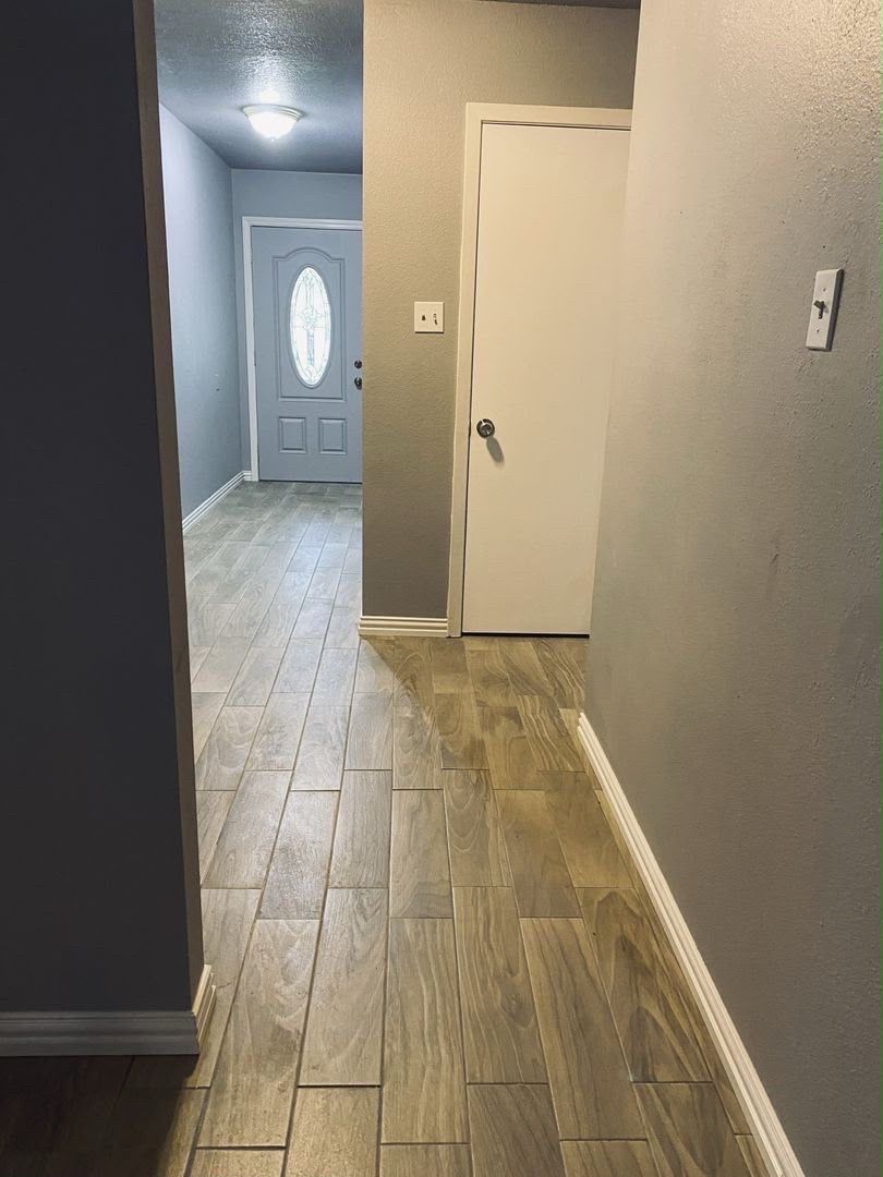 ADORABLE HOME FOR RENT - photo 2
