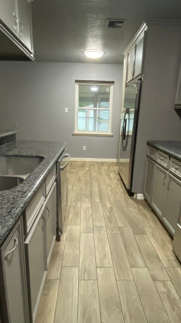 ADORABLE HOME FOR RENT - photo 3
