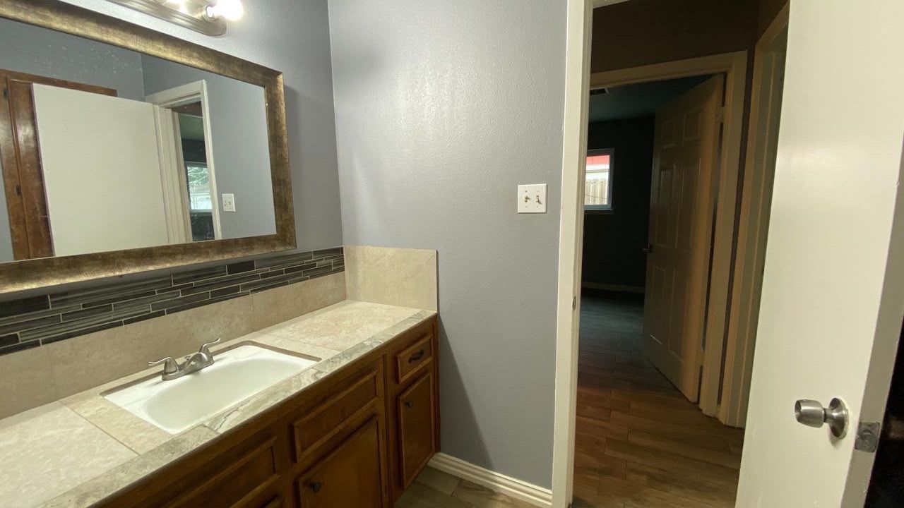 ADORABLE HOME FOR RENT - photo 4