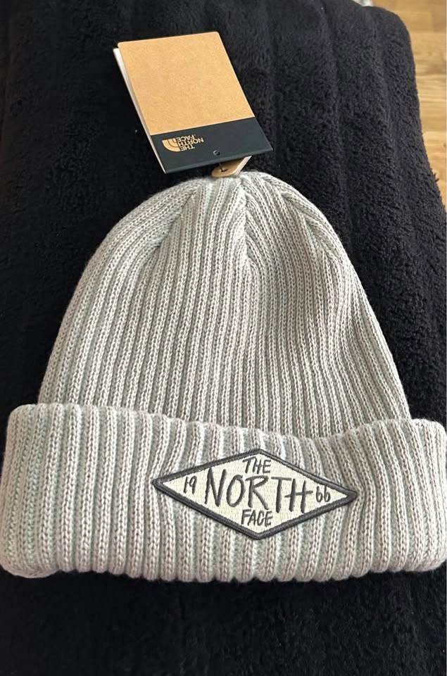 The North Face Beanie Limited Edition- NEW - photo 4