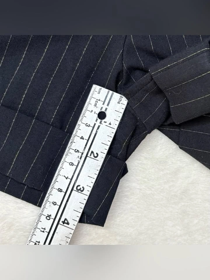 Urban Behavior Y2K Black Pinstripe Cuffed Tailored Shorts L - photo 4