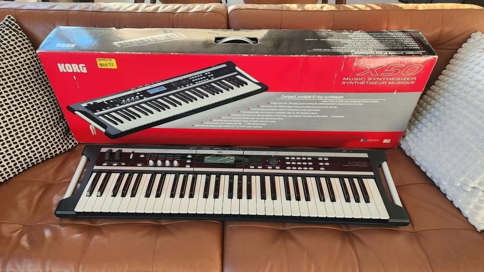 Korg X50 Ultra-lightweight synth – Mint Condition