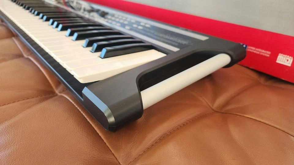 Korg X50 Ultra-lightweight synth – Mint Condition - photo 3