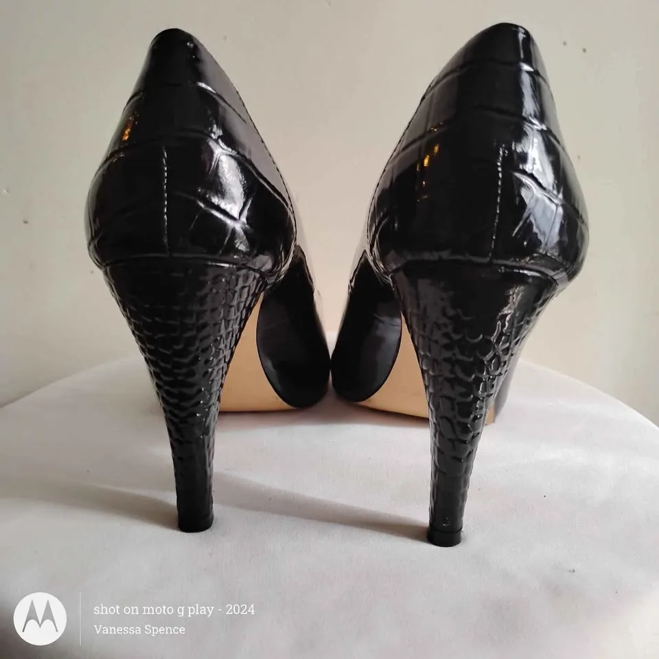 Arturo Chiang Ladies Black Peep Toe Heels image indicator(4)