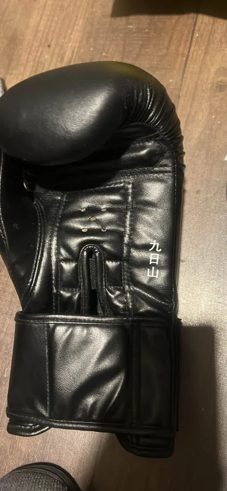 Wesing Boxing Gloves and Movati Athletic Duffel Bag - photo 3
