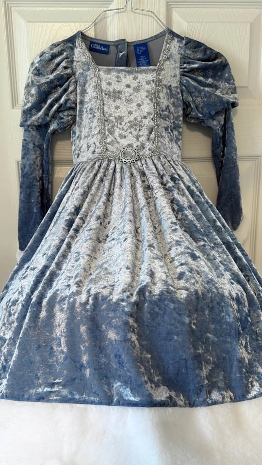 Princess Elsa Costume for Halloween/Birthday size 4 - photo 2