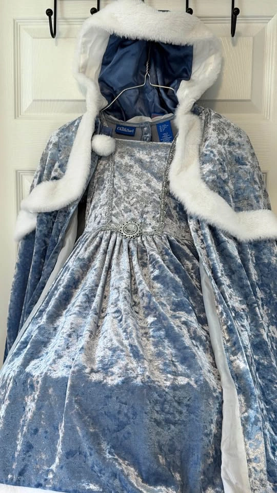 Princess Elsa Costume for Halloween/Birthday size 4 - photo 5