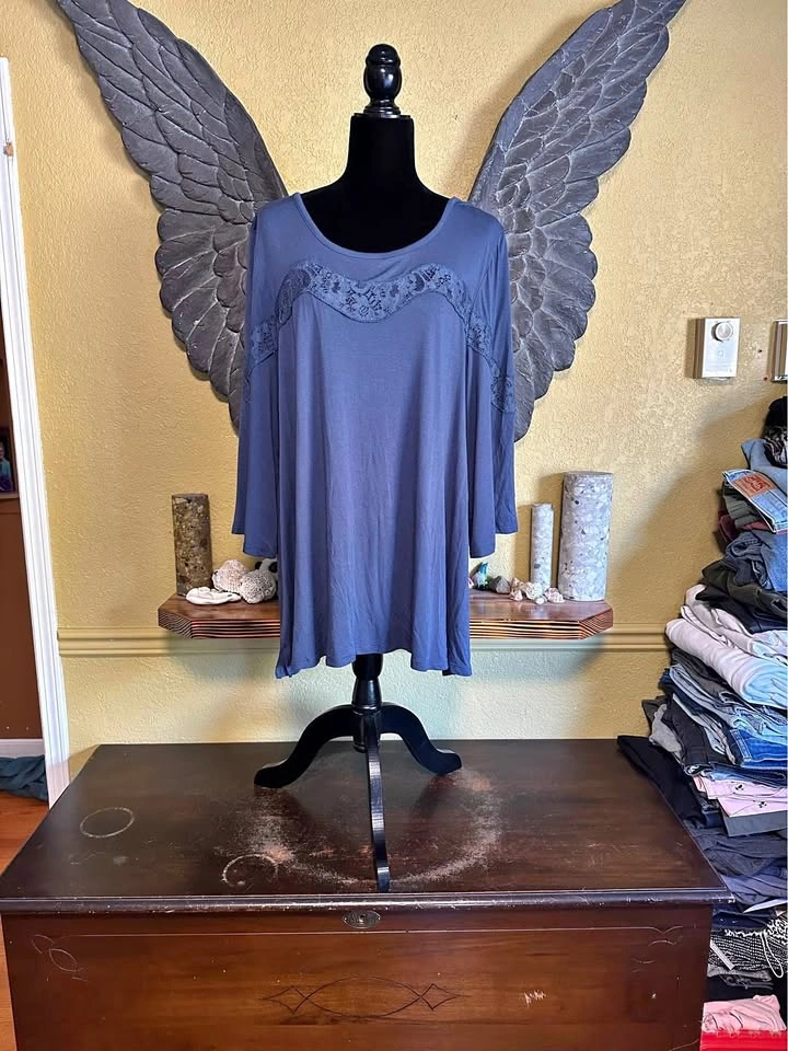 89th & Madison Blue Lace Detail Top