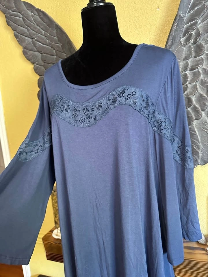89th & Madison Blue Lace Detail Top - photo 3