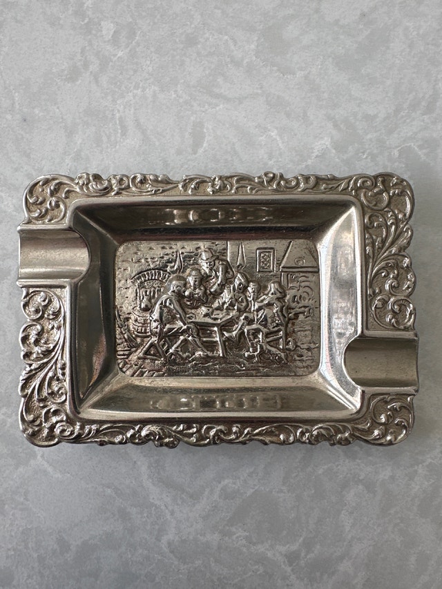 VTG Dutch-style metal ashtrays depicting pub scenes. Set of 3. - photo 4