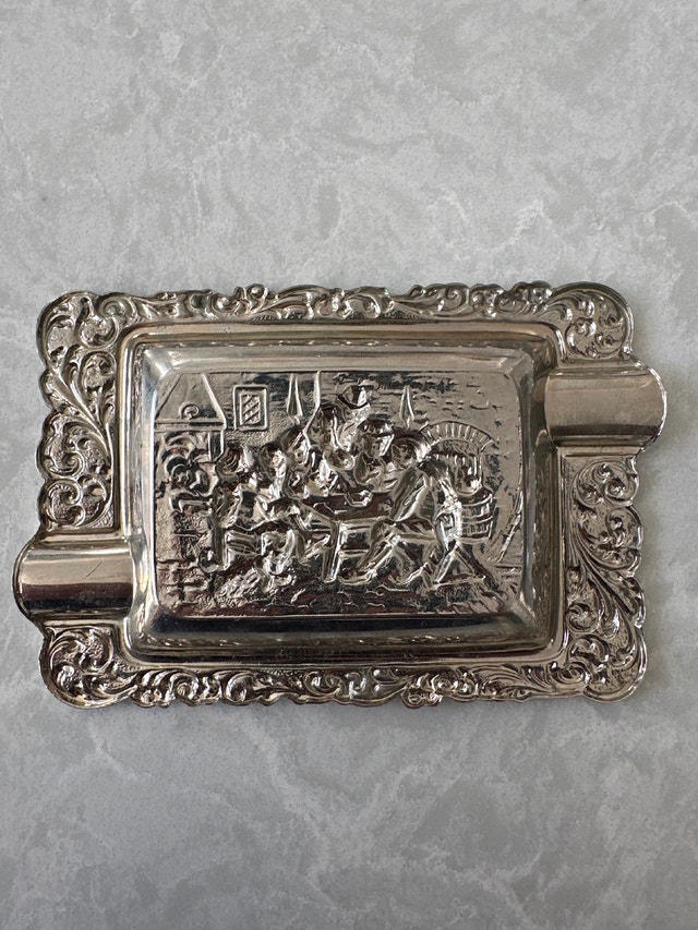 VTG Dutch-style metal ashtrays depicting pub scenes. Set of 3. - photo 5